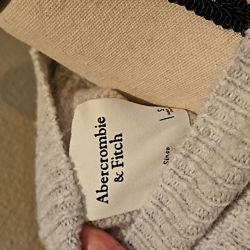Abercrombie Fair Isles long Cardigan. S. Soft and Cozy - Picture 4 of 5